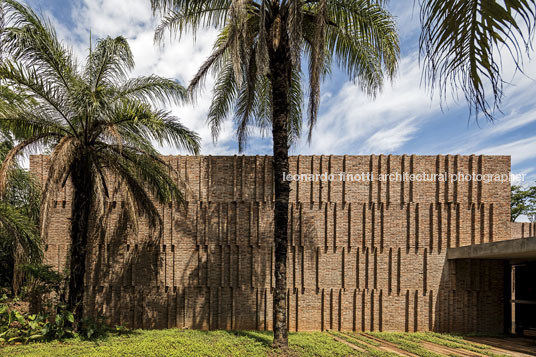 galeria claudia andujar - inhotim arquitetos associados