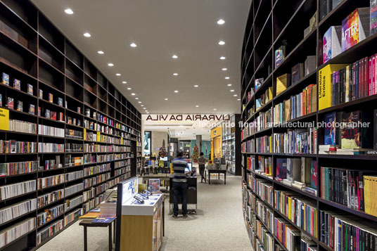 livraria da vila - shopping maia isay weinfeld