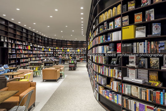 livraria da vila - shopping maia isay weinfeld