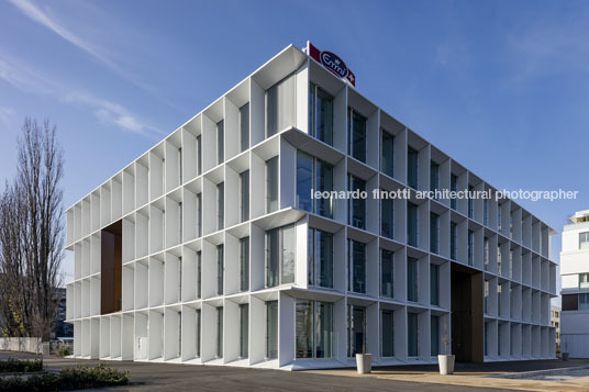 emmi-main office and apartment complex rüssli architekten