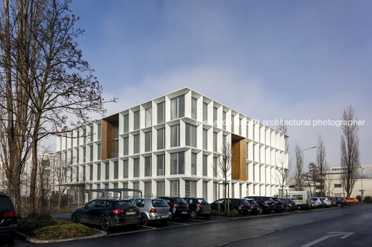 emmi-main office and apartment complex rüssli architekten