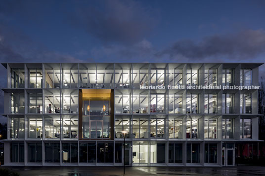 emmi-main office and apartment complex rüssli architekten