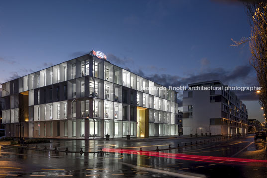 emmi-main office and apartment complex rüssli architekten