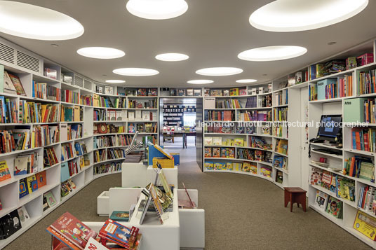 livraria da vila - pátio batel isay weinfeld