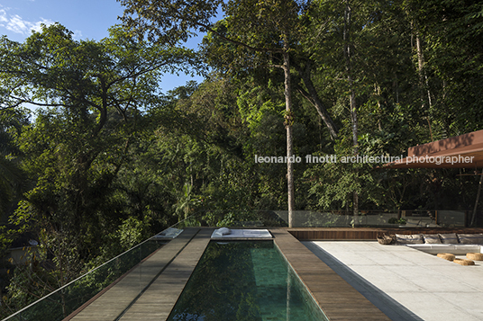 casa rlw - são pedro jacobsen arquitetura