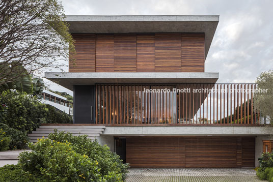 bravos house jobim carlevaro arquitetos