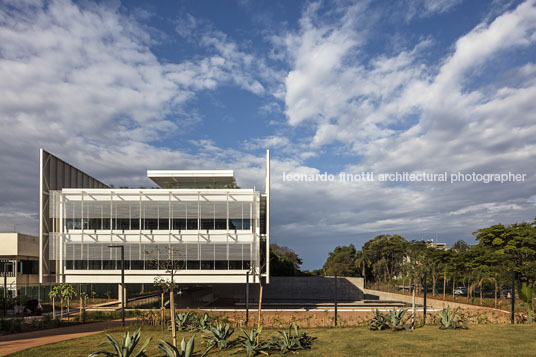 cnm mira arquitetos