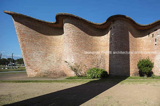 cristo obrero church eladio dieste