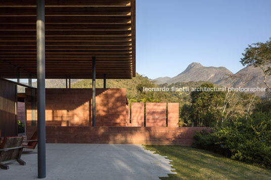 casa terra bernardes arquitetura