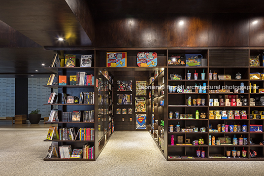 livraria da vila - aurora shopping isay weinfeld