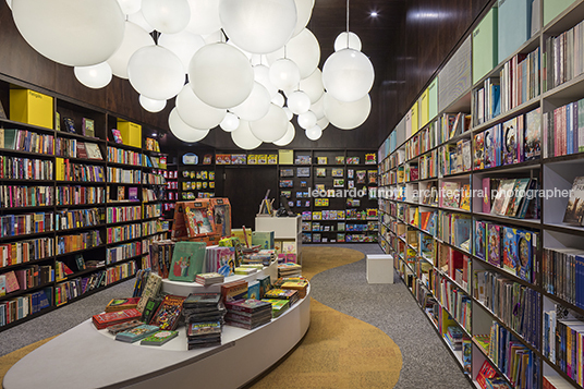 livraria da vila - aurora shopping isay weinfeld