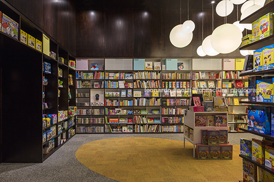 livraria da vila - aurora shopping isay weinfeld