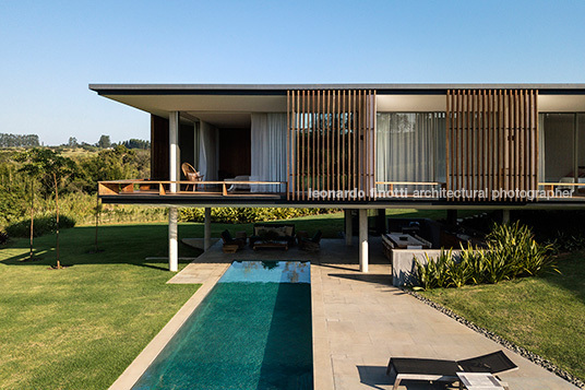 casa rrm - fazenda boa vista bernardes arquitetura