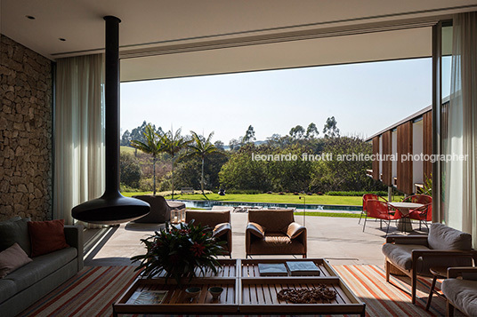 casa rrm - fazenda boa vista bernardes arquitetura