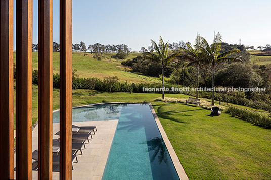 casa rrm - fazenda boa vista bernardes arquitetura