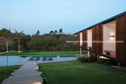 casa rrm - fazenda boa vista bernardes arquitetura