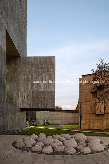 centro de innovación - universidad católica alejandro aravena