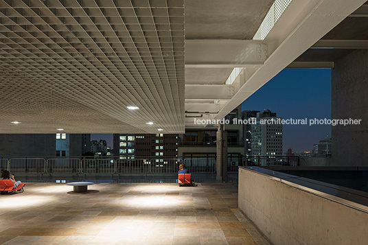 sesc 24 de maio paulo mendes da rocha