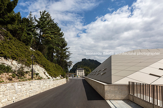 diamond domes rüssli architekten