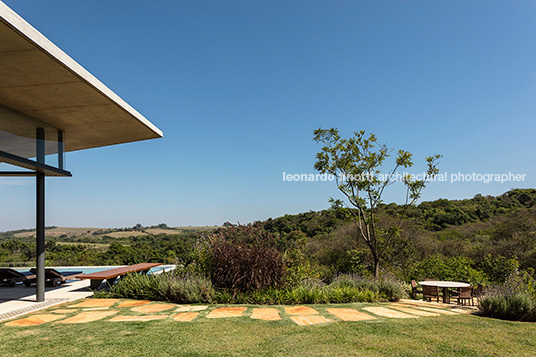 casa origami - fazenda boa vista bernardes arquitetura