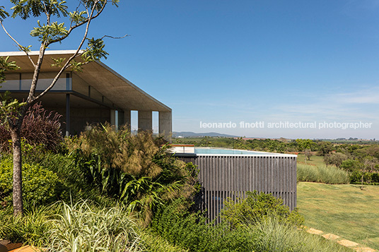 casa origami - fazenda boa vista bernardes arquitetura