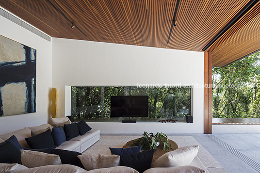 casa cmh - são pedro jacobsen arquitetura