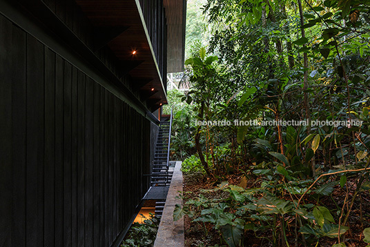 casa cmh - são pedro jacobsen arquitetura