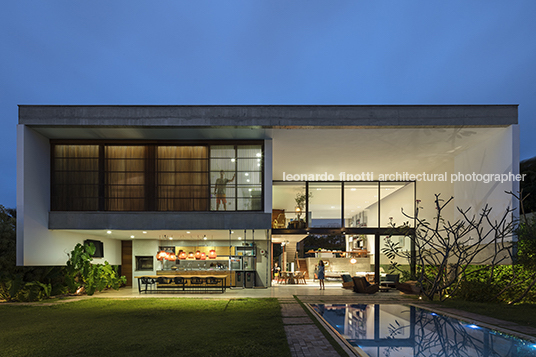 smj residence telles arquitetura