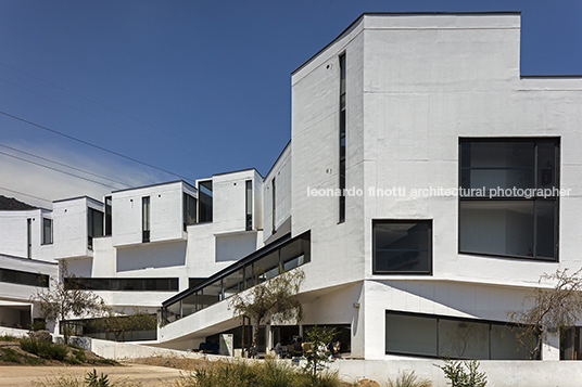 universidad adolfo ibañez - edificio e-campus peñalolen josé cruz ovalle