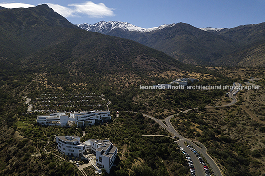 universidad adolfo ibañez - edificio e-campus peñalolen josé cruz ovalle