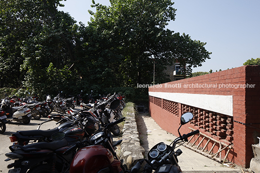 panjab university hostel for boys pierre jeanneret