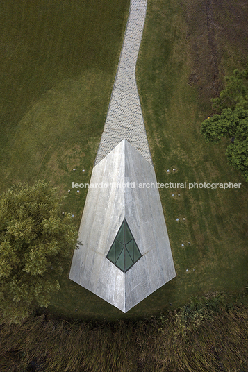 capilla de la piedad/fundación pablo atchugarry leonardo noguez