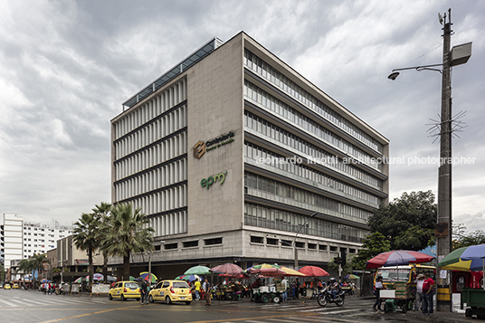 edificio miguel aguinaga augusto gonzález