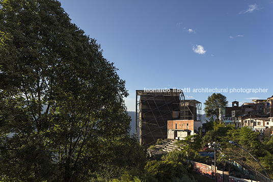 parque biblioteca españa giancarlo mazzanti