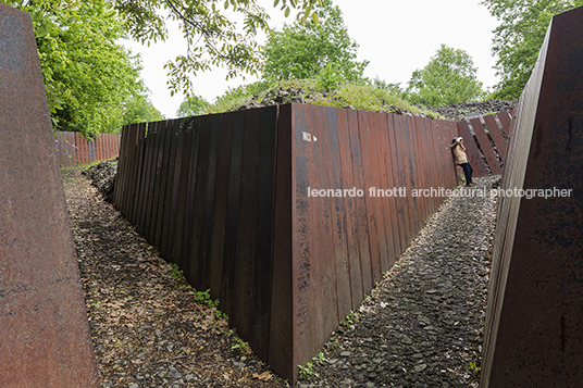 parc de pedra tosca rcr arquitectes