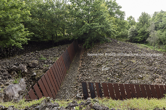 parc de pedra tosca rcr arquitectes