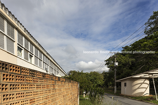 h-20 officers and teachers residences at ita oscar niemeyer