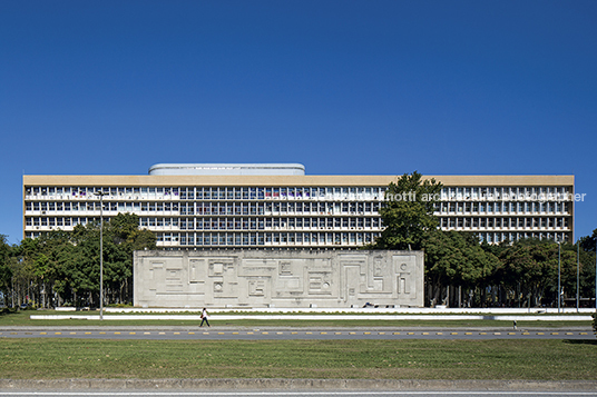 faculdade arquitetura - ufrj  jorge machado moreira