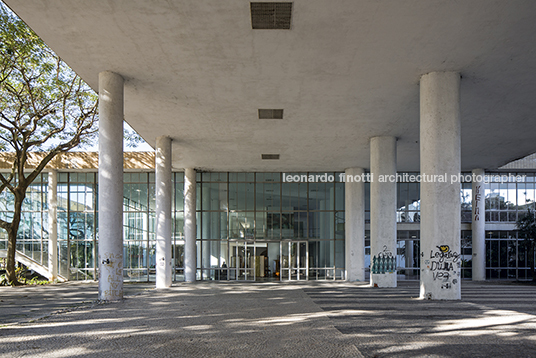 faculdade arquitetura - ufrj  jorge machado moreira