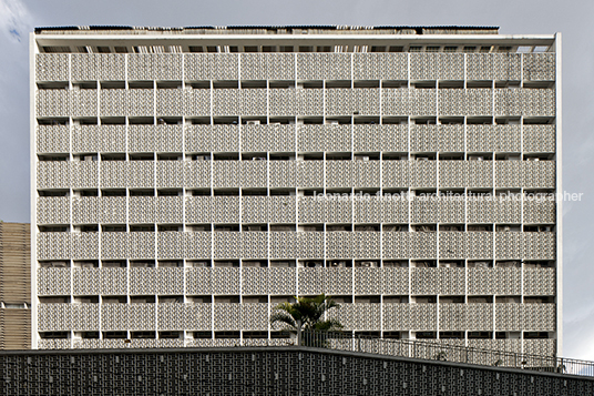 edifício renata sampaio ferreira oswaldo bratke