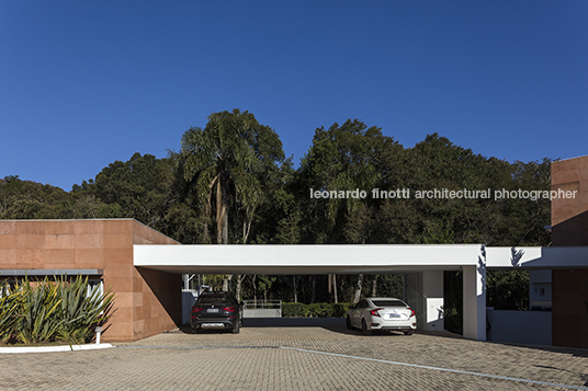 residência joão antonio tomasi baggio schiavon arquitetura