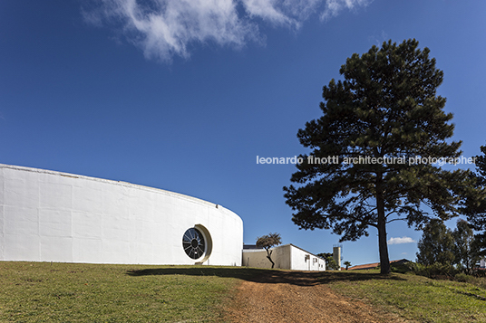 casa do povo marcos palombini oscar niemeyer