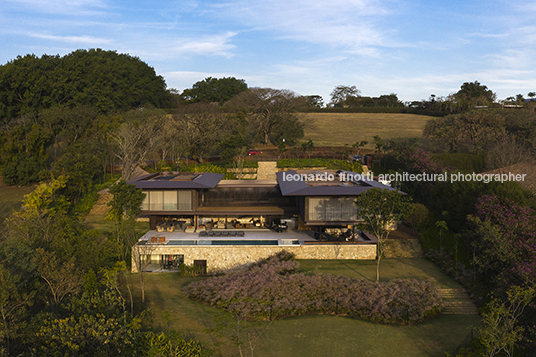 casa lr - fazenda boa vista jacobsen arquitetura