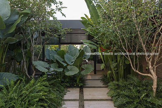 casa malu aguirre arquitetura