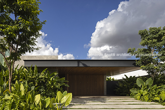 casa ak aguirre arquitetura