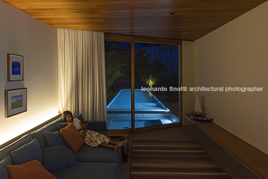 casa ml bernardes arquitetura