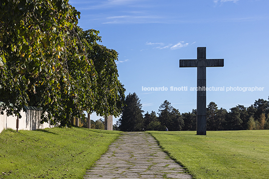 woodland cemetery sigurd lewerentz