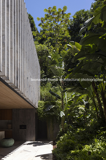 asa guesthouse bernardes arquitetura