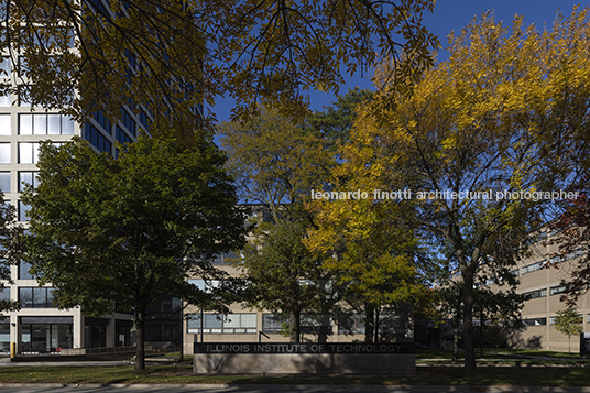 iit technology park south mies van der rohe