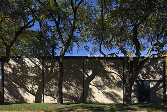 iit vandercook college of music building 2 mies van der rohe